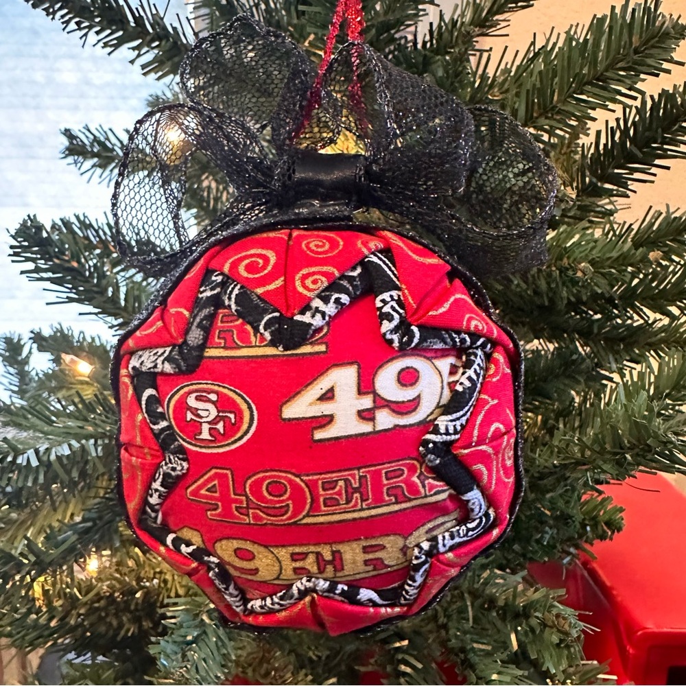 NFL San Francisco 49ers Christmas Ornament